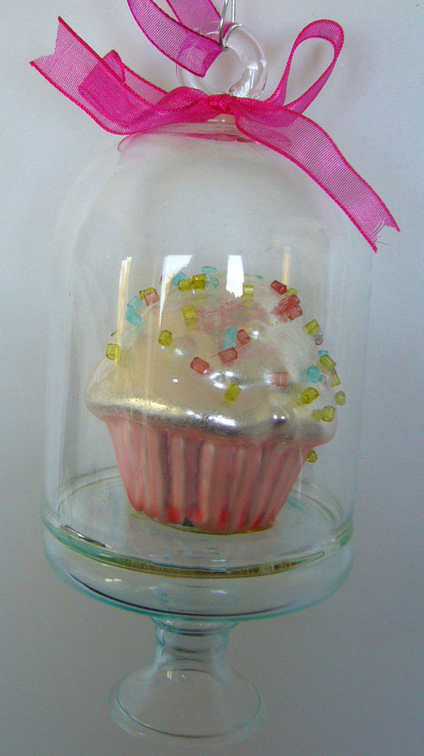 Muffin (Cupcake) rosa mit Glasstreusel, in Glasglocke 3169C